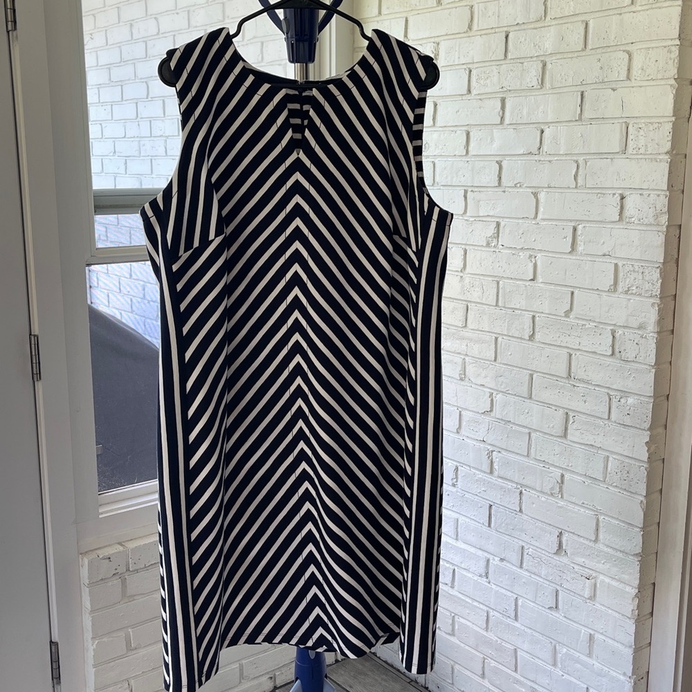 Talbots Navy Blue and White Chevron Midi Dress - Picture 4 of 5